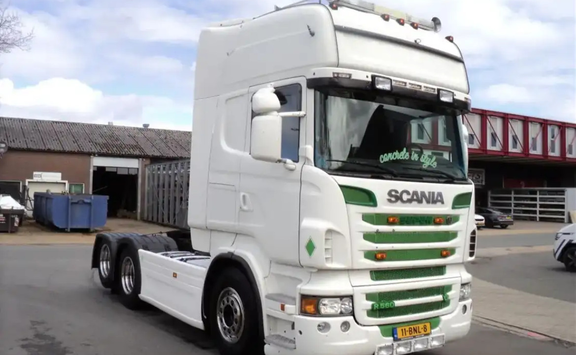 Scania R560 V8 SHOWTRUCK 10 BANDEN apk NIEUW!!!!!!